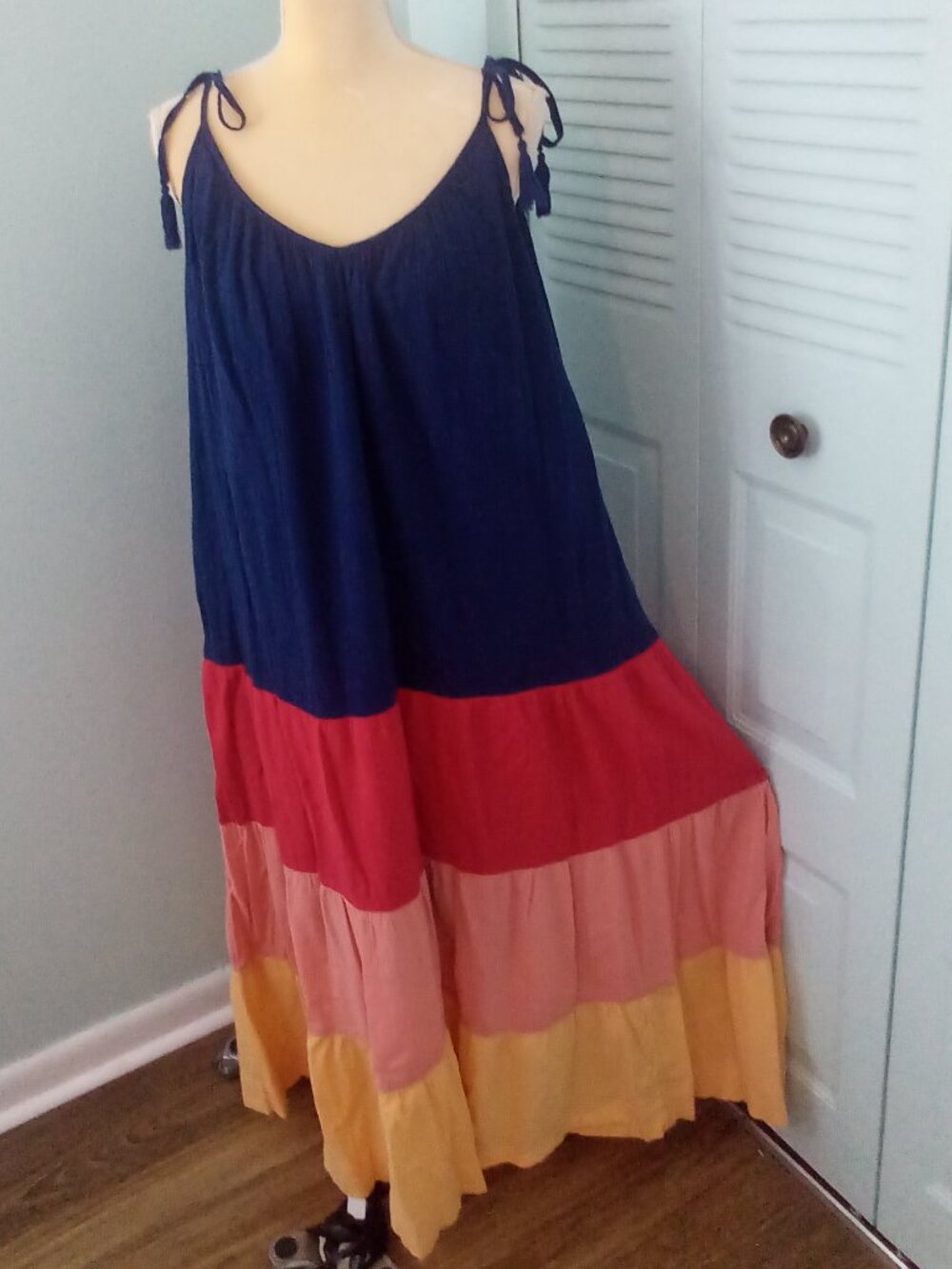 OLD NAVY LRG TIERED COLOR BLOCK SLEEVELESS V-NECK TIES TASSELS POCKETS RUFFLES